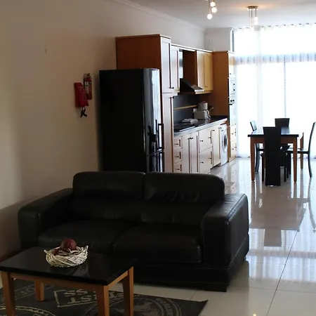 Let Me Host -danel Court Апартаменты *