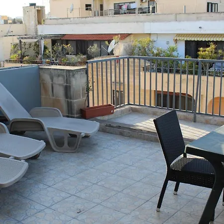 Let Me Host -danel Court Gzira