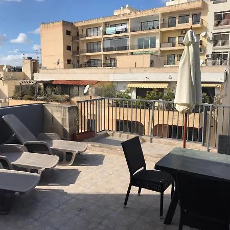 Let Me Host -danel Court * Gzira