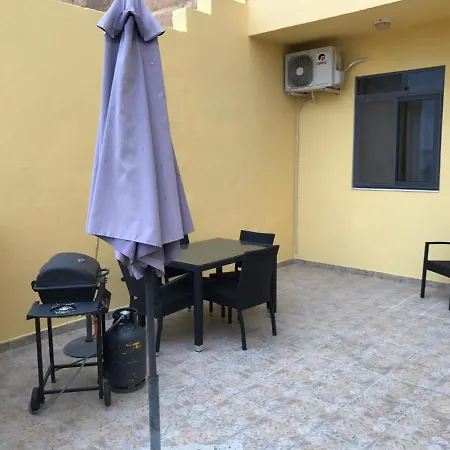 Let Me Host -danel Court דירה *