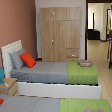 Let Me Host -danel Court * Gzira