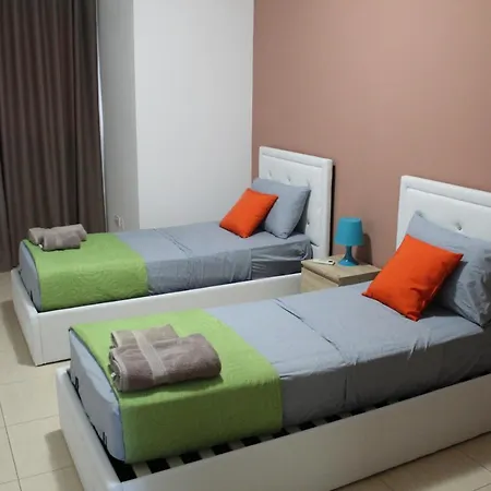 דירה Let Me Host -danel Court