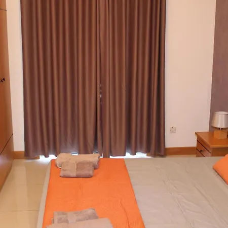 Let Me Host -danel Court Gzira